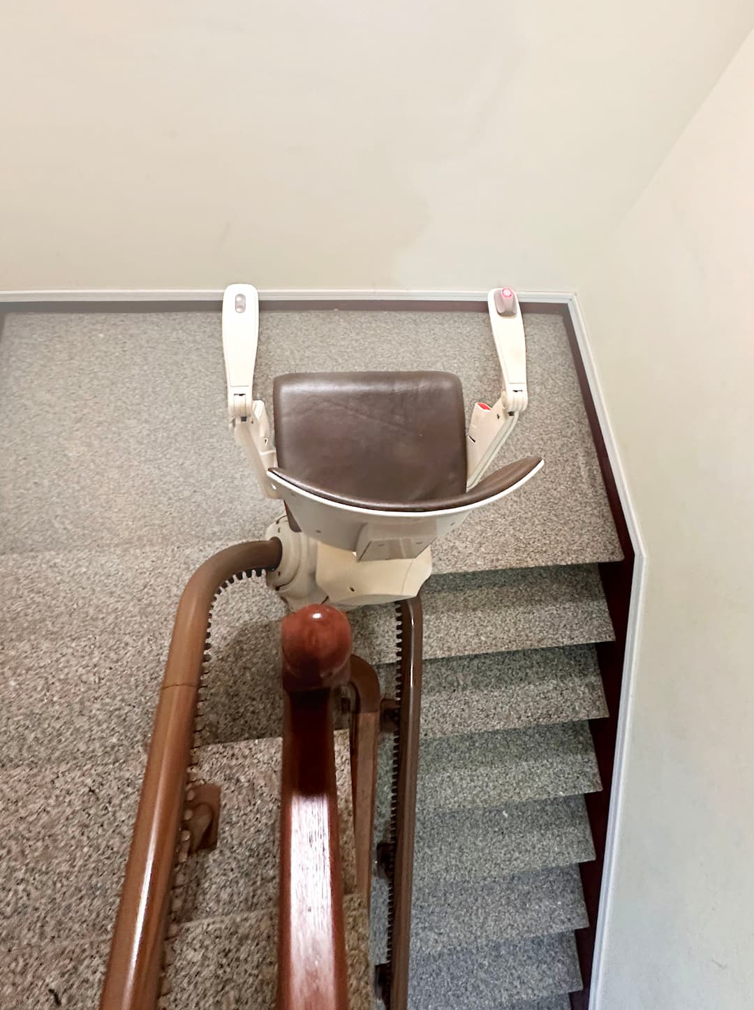 軌道可乘載至125公斤