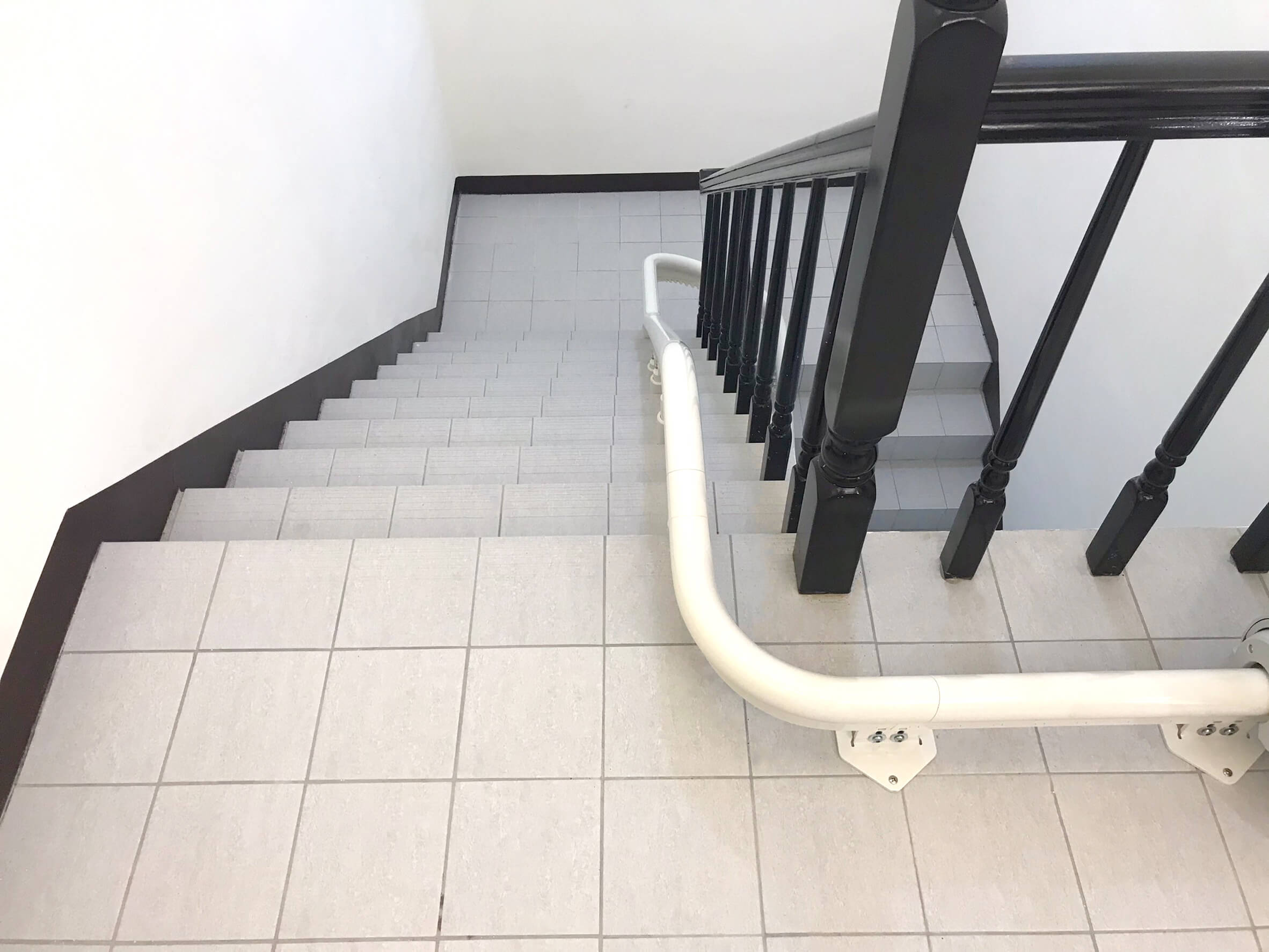 Otolift-TWO 彎曲型樓梯升降椅