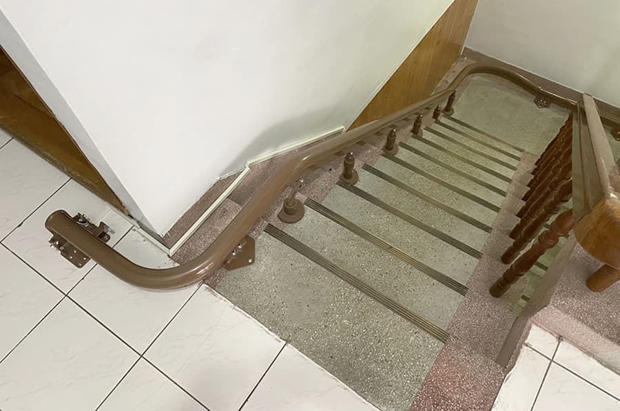 軌道色完美融入家中 不突兀