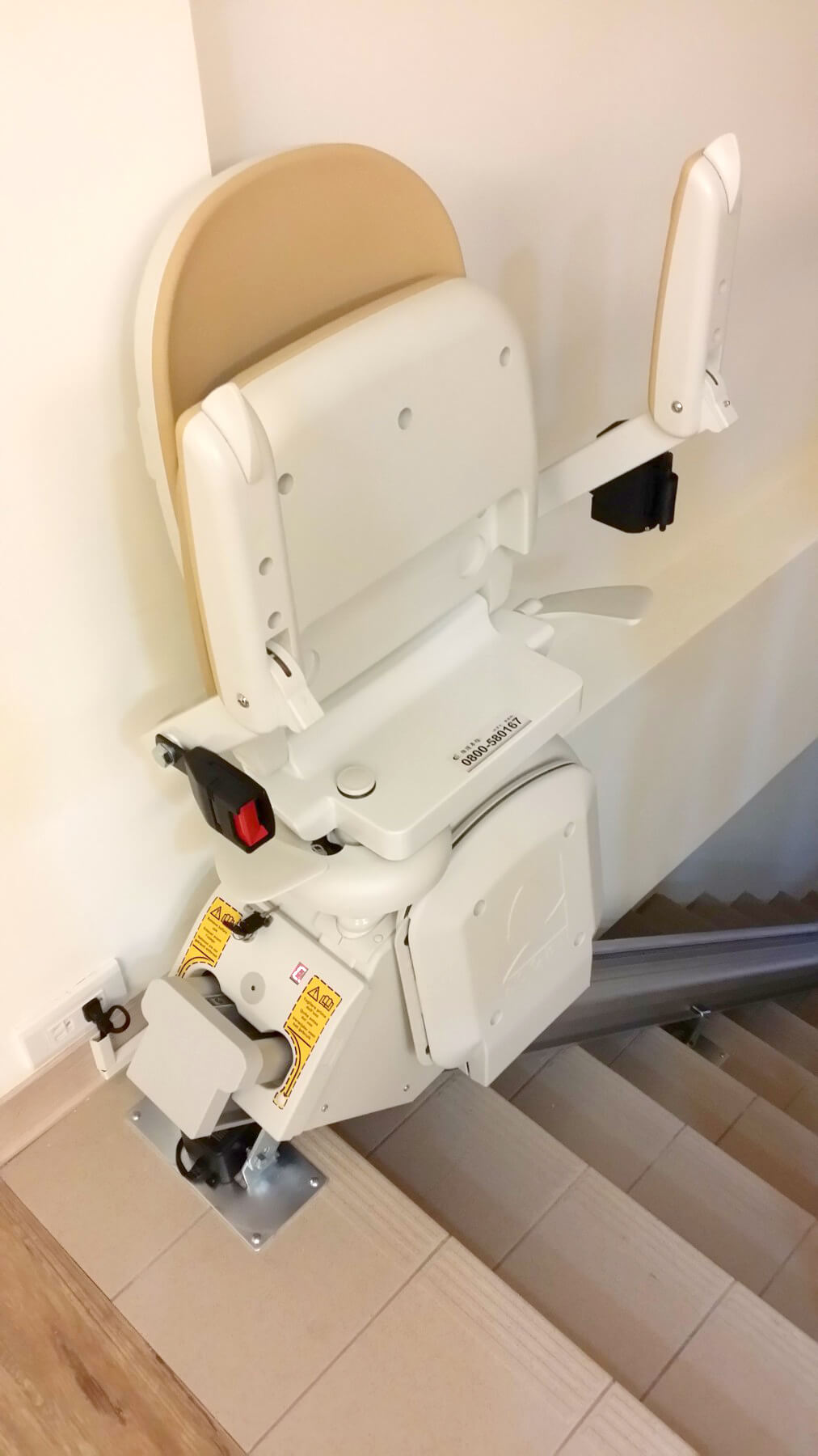歐規泓電樓梯升降椅