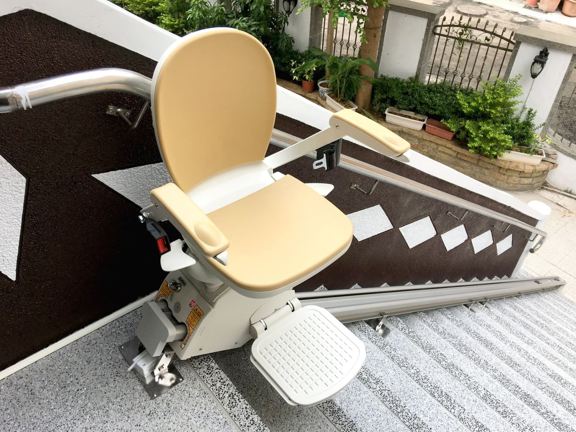 Acorn 直線型樓梯升降椅