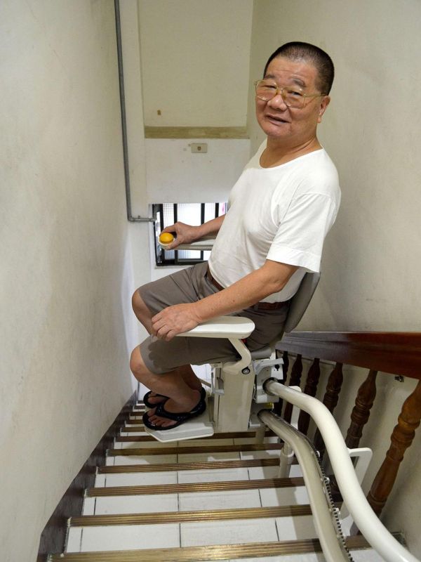 老了還想住透天？夫妻提前規劃上下樓難題的解決方案